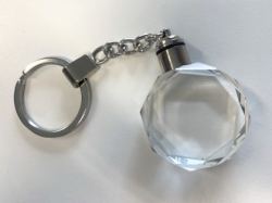 LED Glaskörper mit Schlüsselanhänger zum Beleuchten und als Geschenkartikel  und Werbedruck geeignet, Kristallglasanhänger kaufen im Shop bei Bastelwelt  Creativ