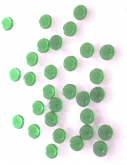 Glasnuggets micro grün - Halbperlen, 6-7 mm, 50 gr.